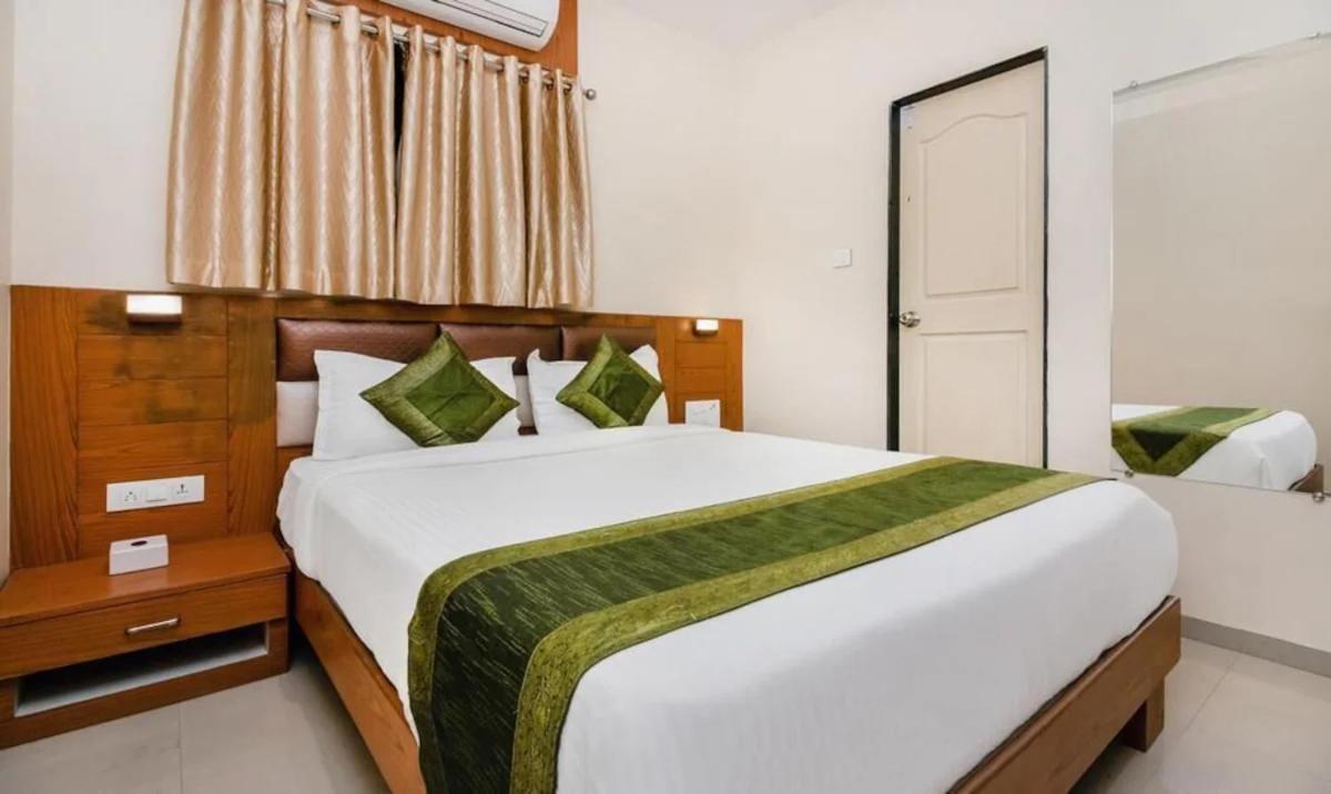 Hotel Volga Plaza Bombay Extérieur photo